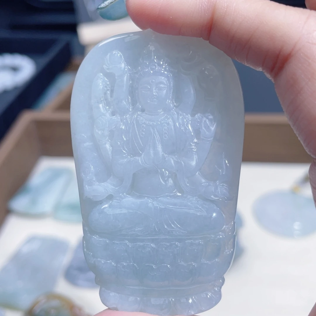 翡翠未镶嵌颈饰千手