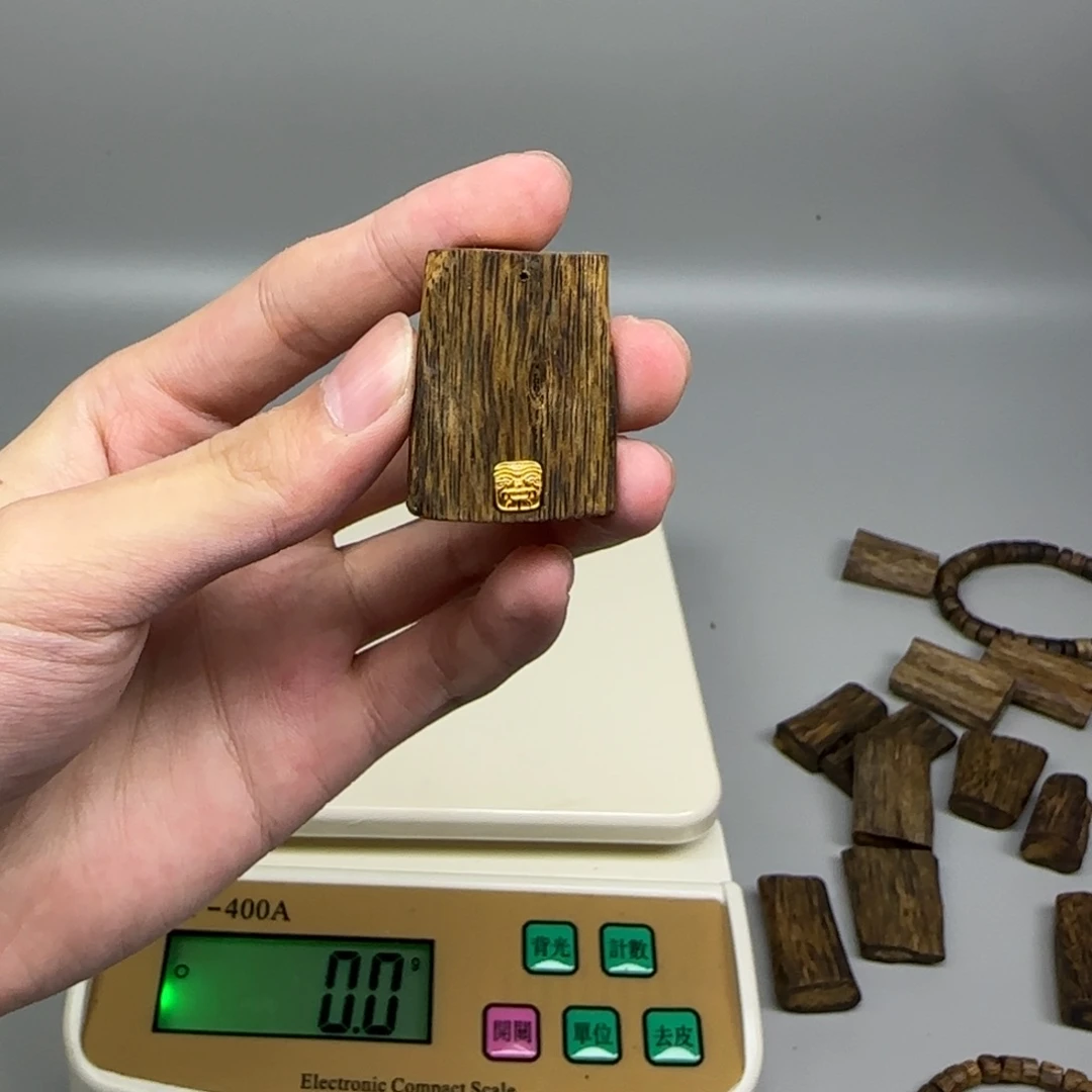沉香吊坠一物一拍