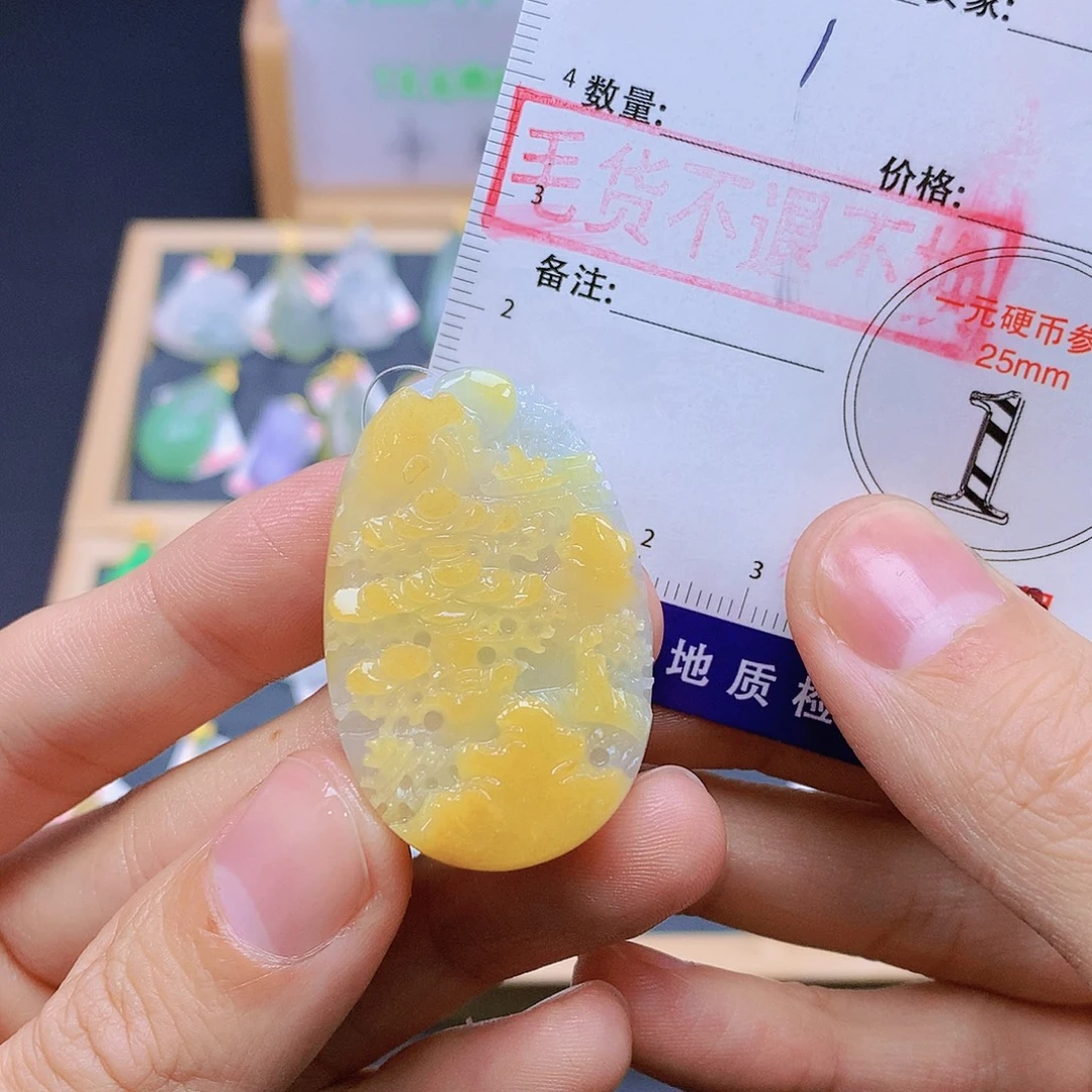 翡翠未镶嵌颈饰翡翠
