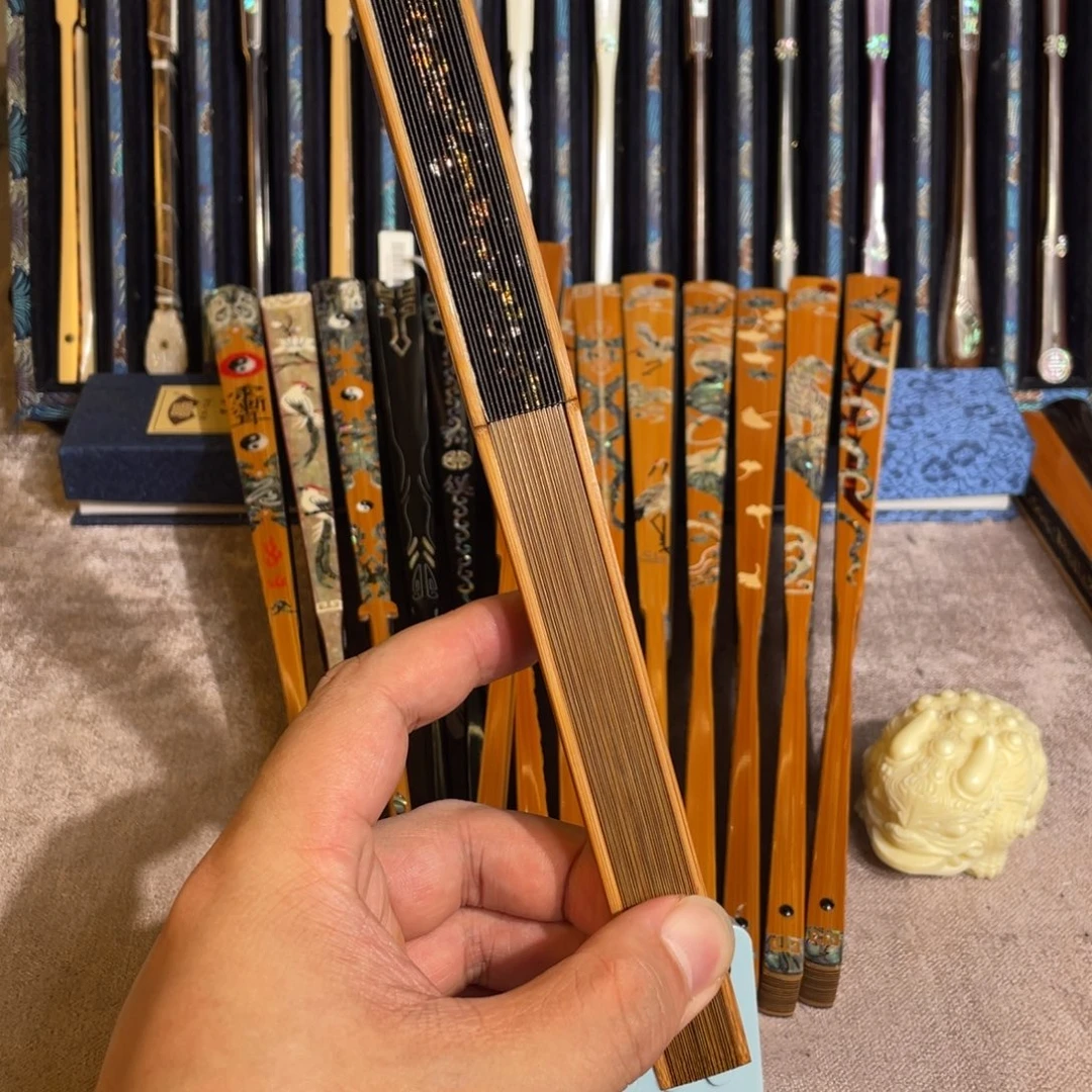 扇子手工制作工艺精湛