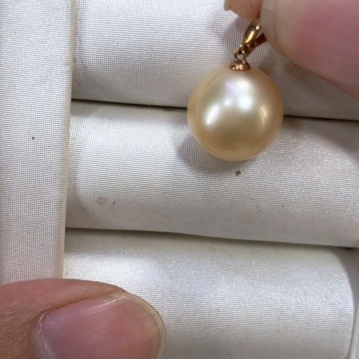 颈饰18K金镶嵌海水珍珠