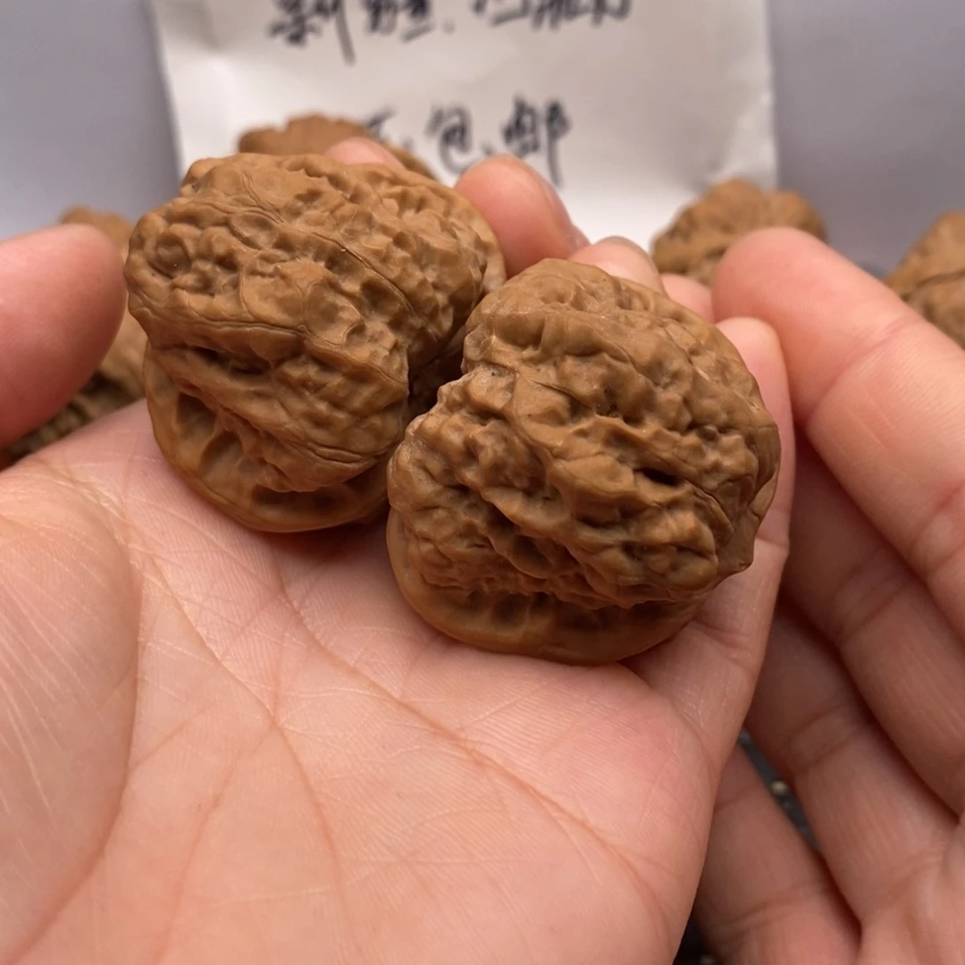 文玩核桃吊坠陈*状边40左右