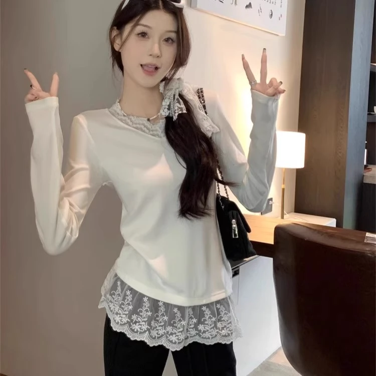 法式芭蕾风蕾丝下摆拼接T恤女早秋别致v领修身白色内搭可外穿上衣