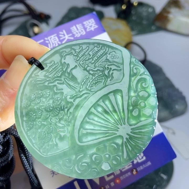 翡翠颈饰未镶嵌翡翠