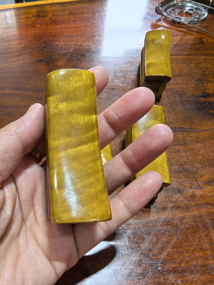 金丝楠升官发财手把件 7.5 花纹 油漆款