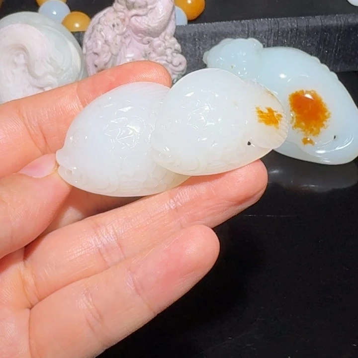颈饰未镶嵌和田玉（白玉）