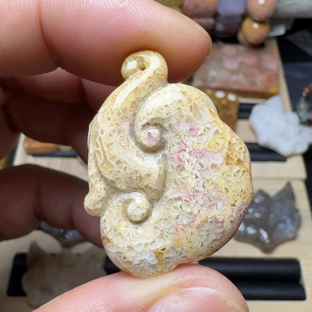 硅化玉未镶嵌纯天然色有机玉石保真色