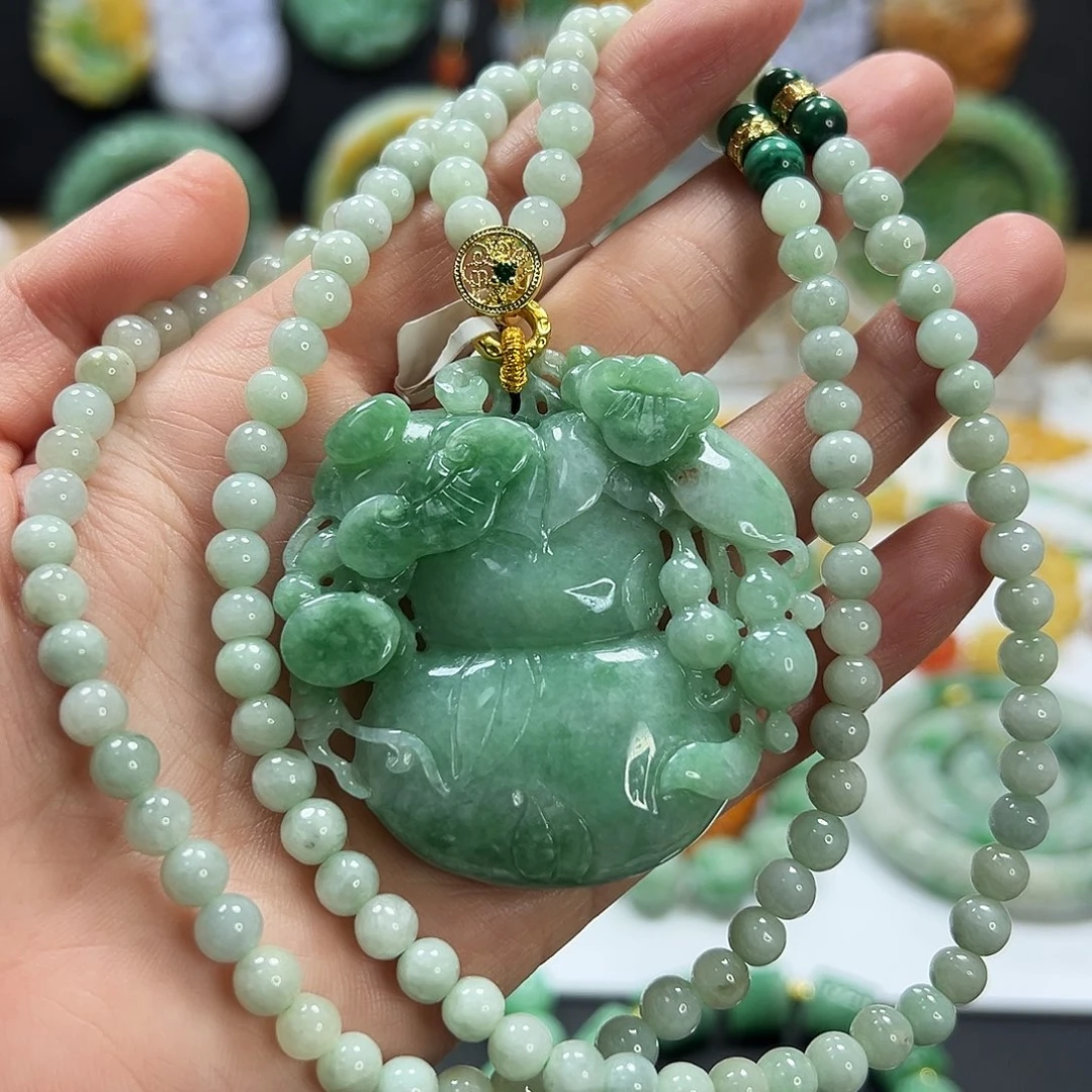 翡翠未镶嵌颈饰吊坠