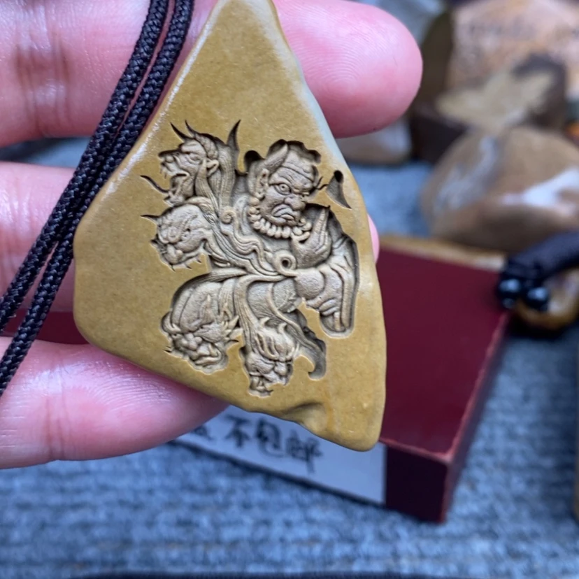 【闪购商品】原石雕刻手把件