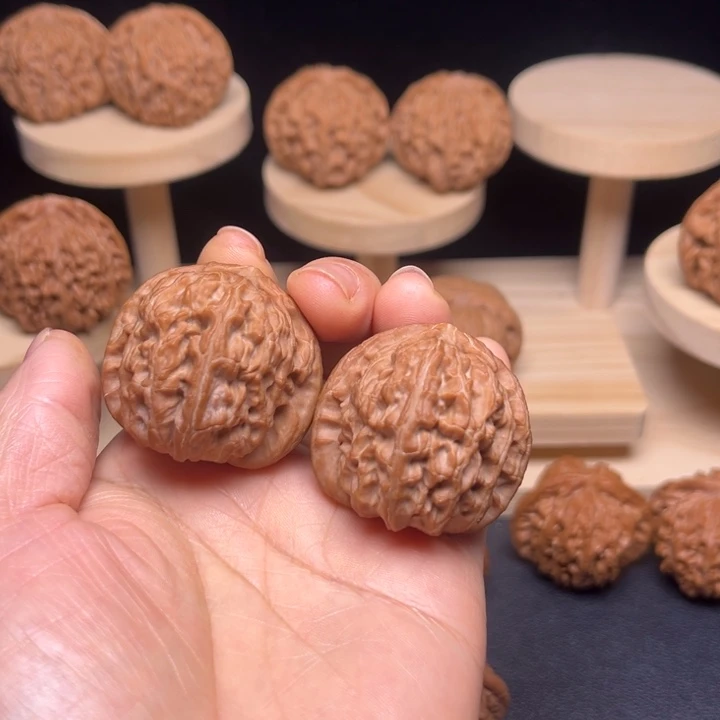 五***八文玩核桃吊坠38白狮子