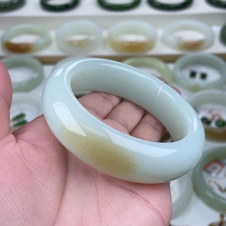 未镶嵌手镯和田玉（糖玉）