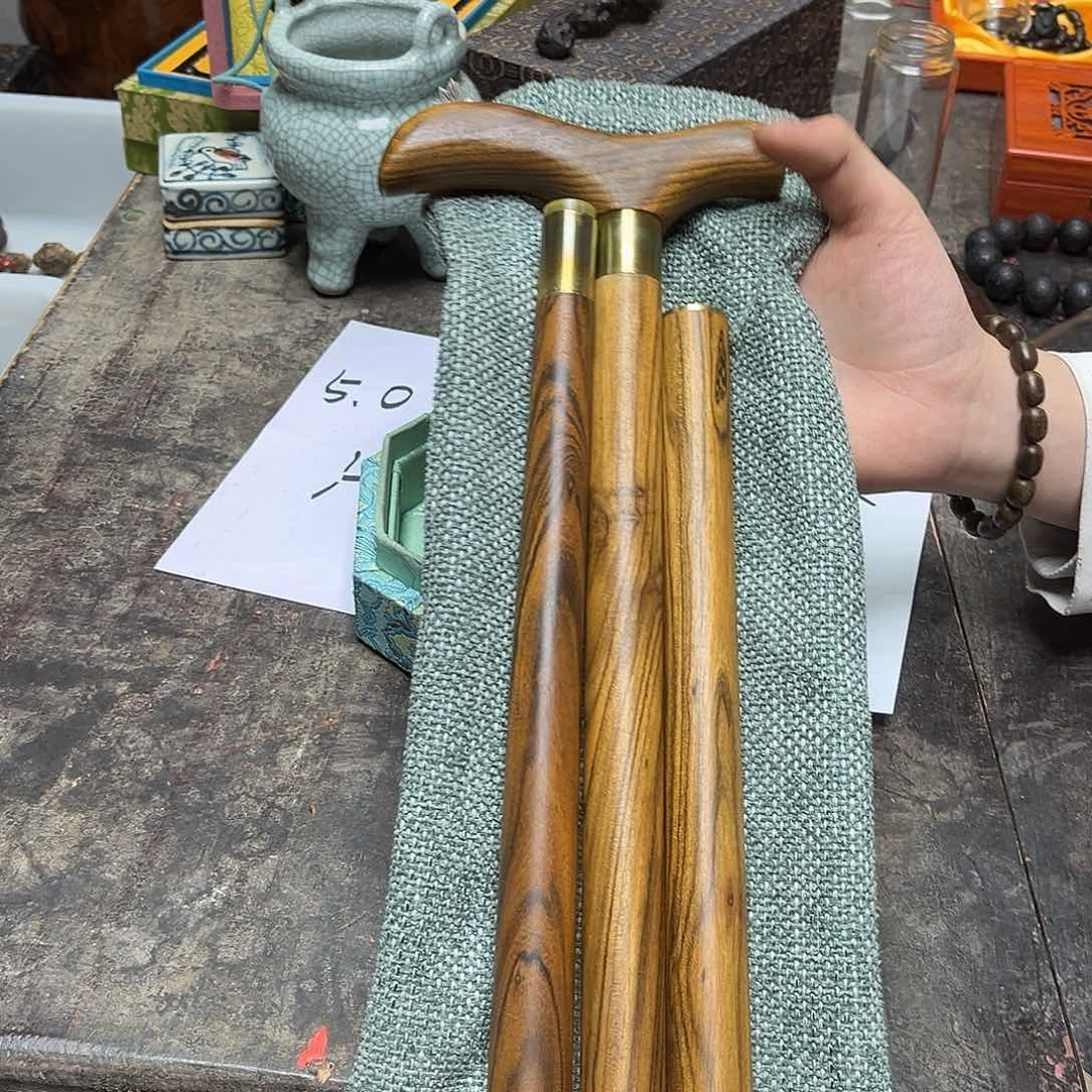 大叶紫檀（黑酸枝木类）