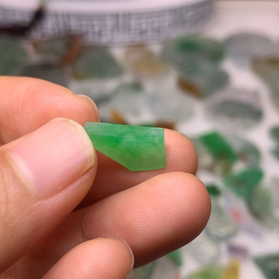 定制翡翠未镶嵌天然翡翠定制