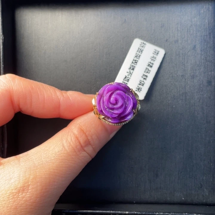 苏纪石（舒俱来）18K金镶嵌花戒