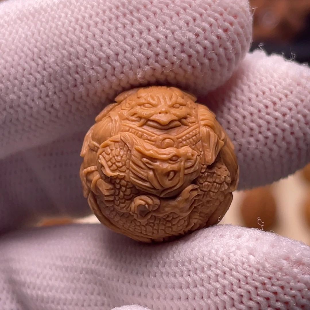 猴头核桃吊坠顶工金翅大鹏鸟19.4