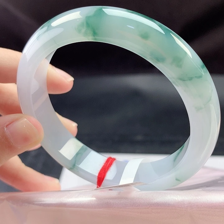 翡翠未镶嵌手镯57圈