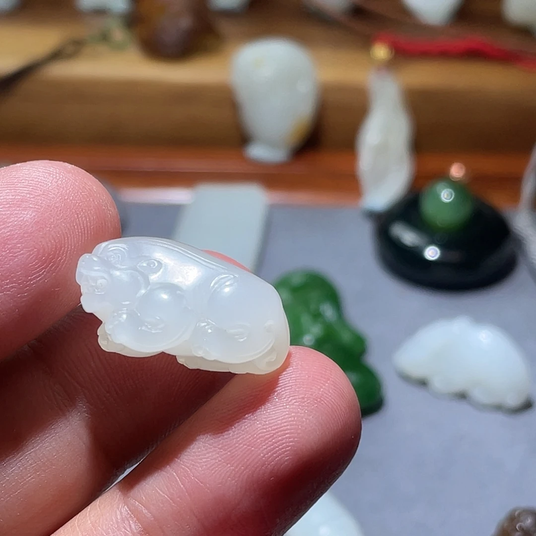 东***弓和田玉（糖玉）未镶嵌颈饰