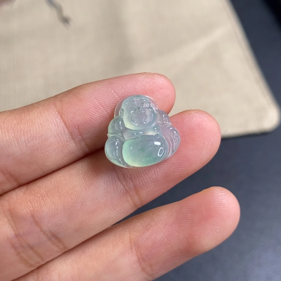 翡翠未镶嵌颈饰佛公