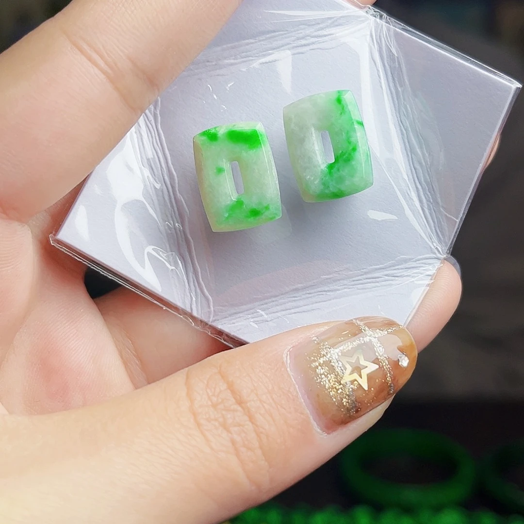 颈饰未镶嵌翡翠多样性