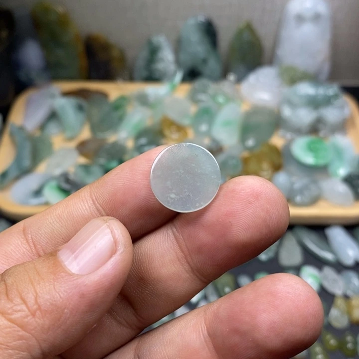 颈饰未镶嵌翡翠无事牌