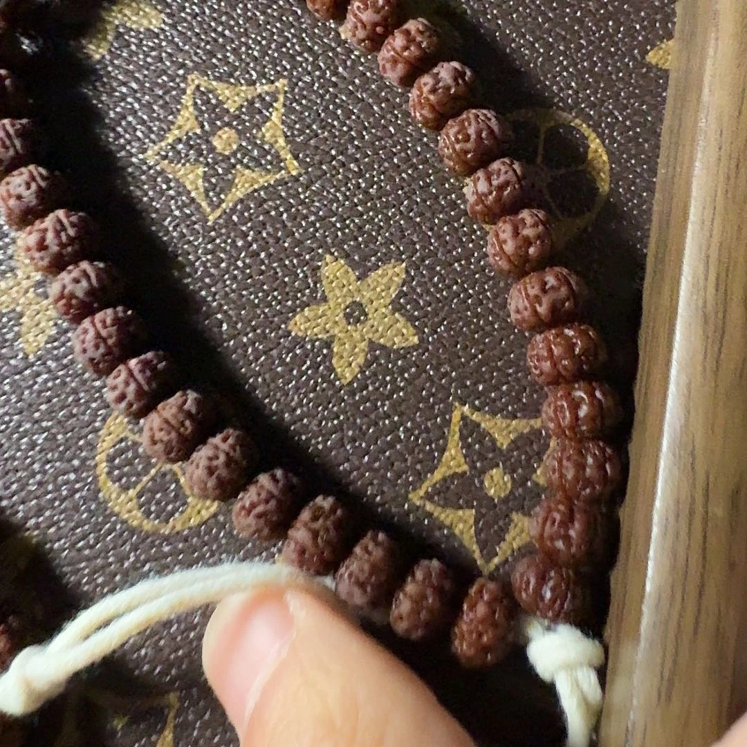 金刚菩提吊坠勿里达老树王手持黄金甲