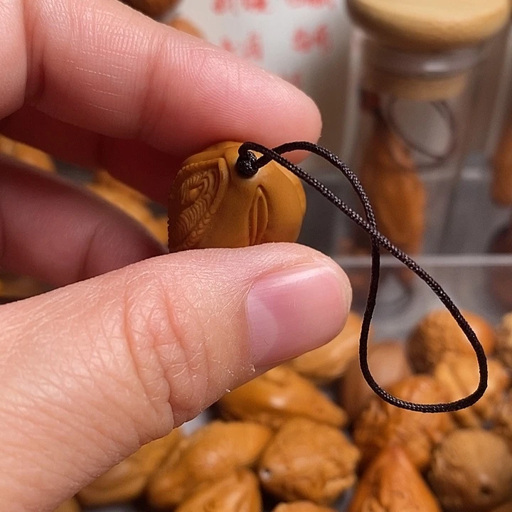 橄榄核吊坠生命，三面