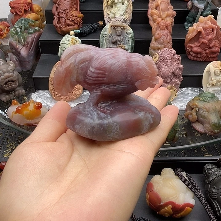 石英质玉未镶嵌摆件