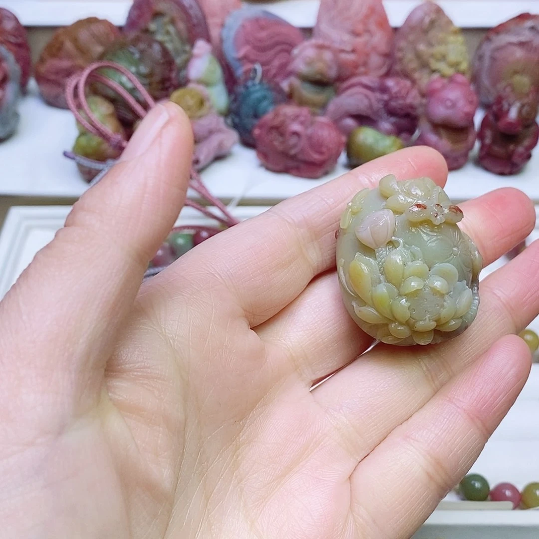 玛瑙/玉髓盐源玛瑙吊坠未镶嵌