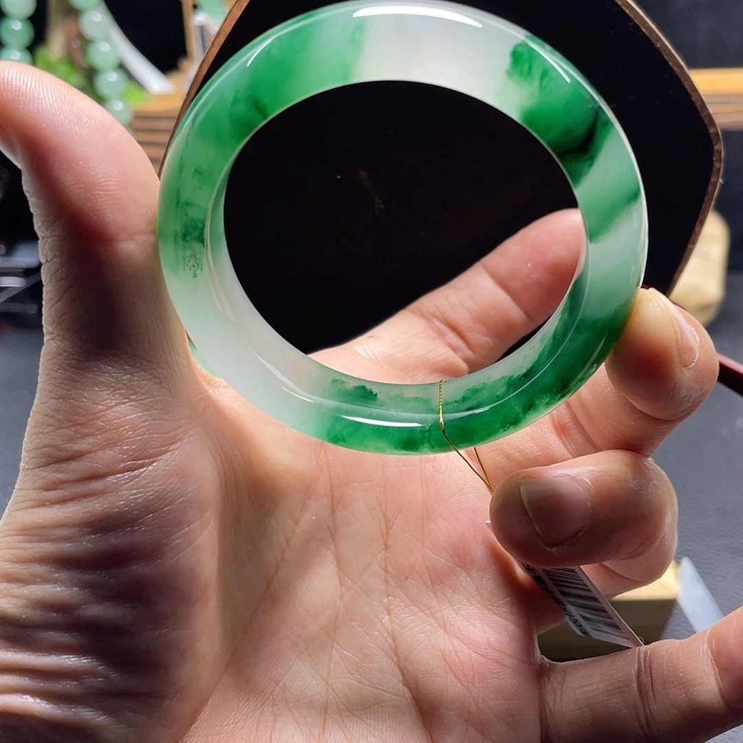 石英质玉（非洲翠）未镶嵌手镯