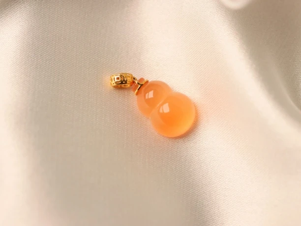 南红葫芦吊坠18K