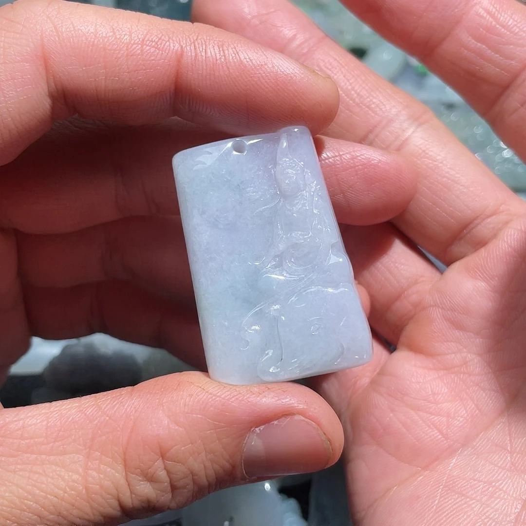 翡翠颈饰未镶嵌玲**儿翡翠