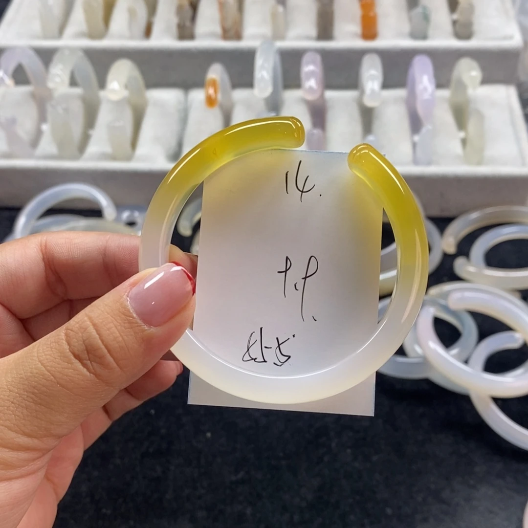 手镯玛瑙/玉髓未镶嵌14