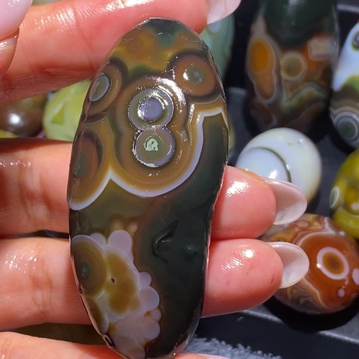 玛瑙/玉髓未镶嵌珠宝奇石51