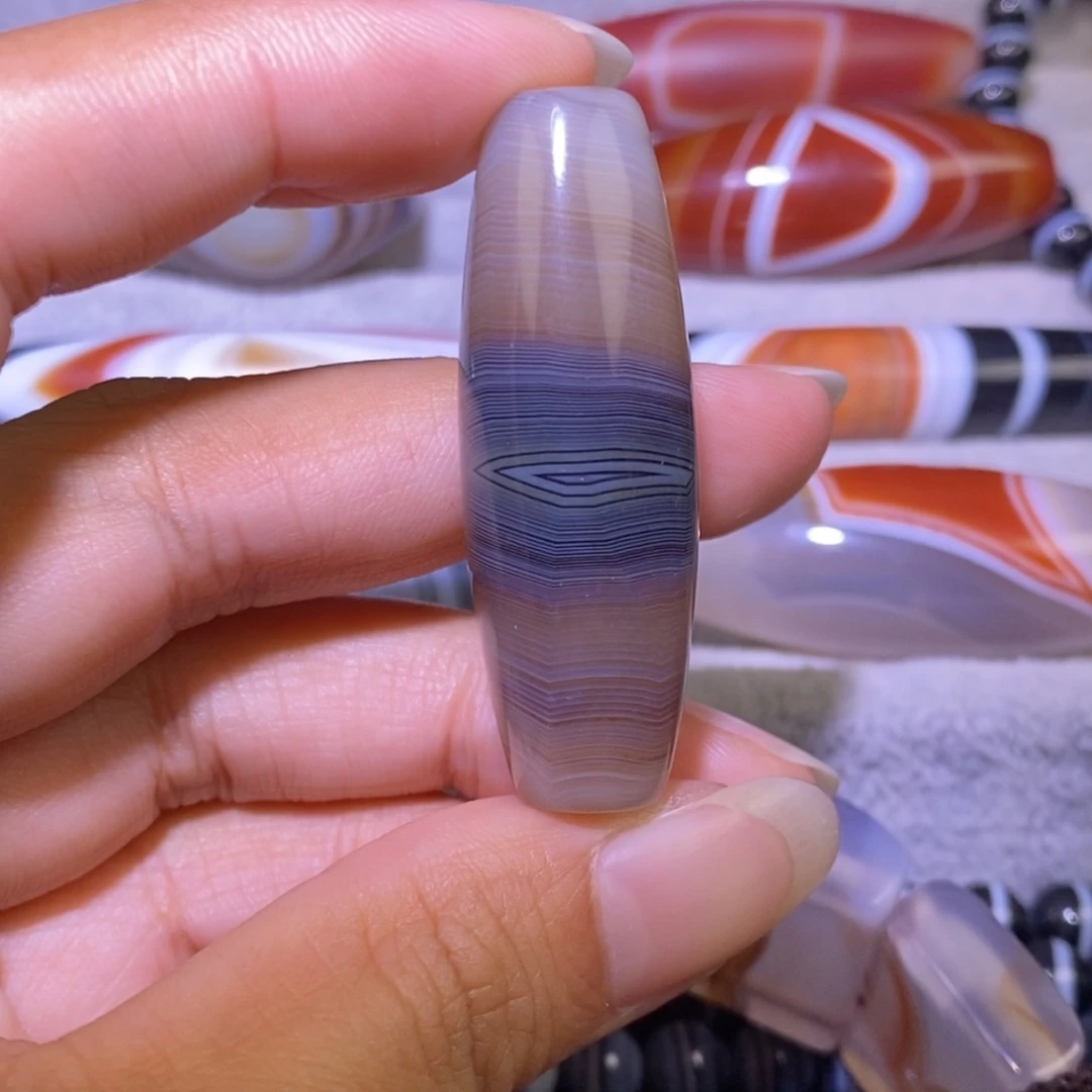 牵***手玛瑙/玉髓颈饰未镶嵌