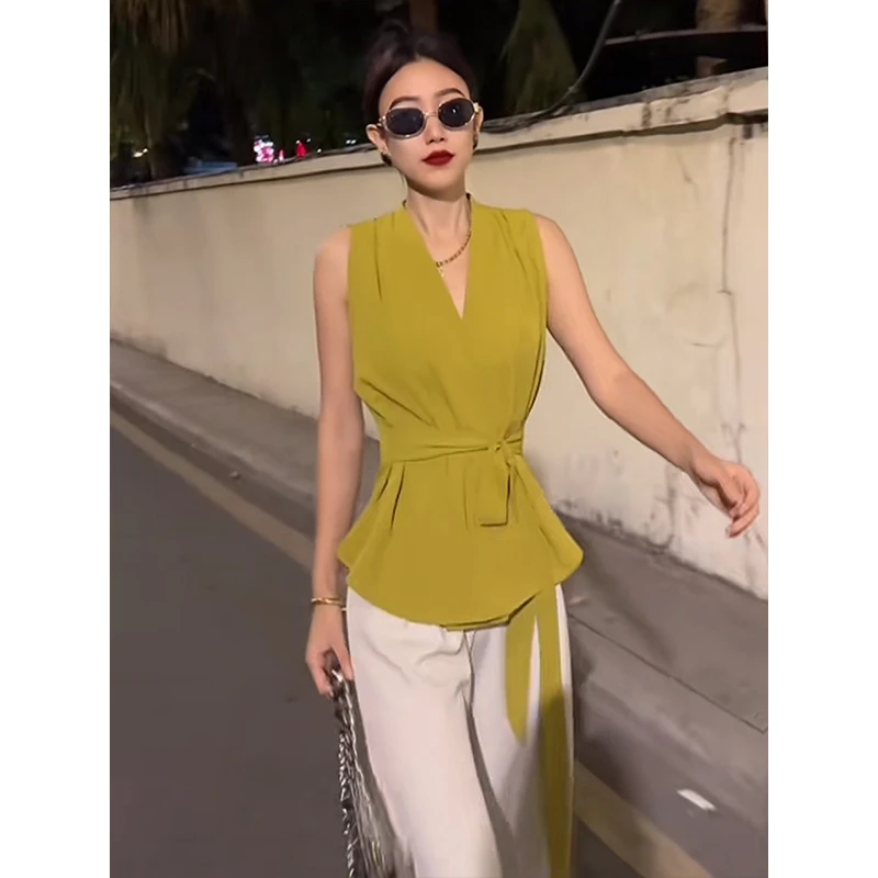 韩系v领挂脖无袖衬衫女夏季2025新款高级感辣妹气质收腰背心上衣