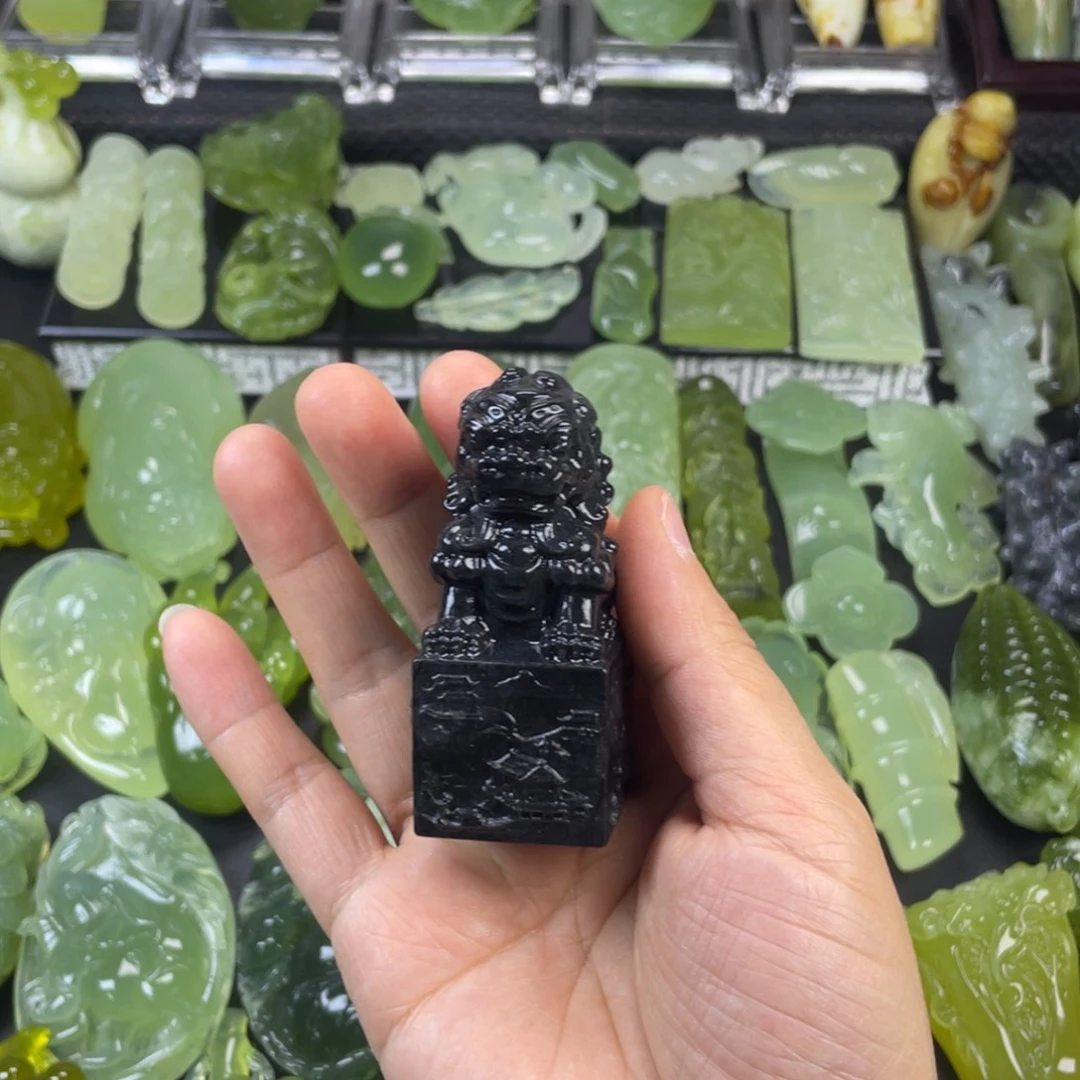 蛇纹石玉未镶嵌珠宝奇石