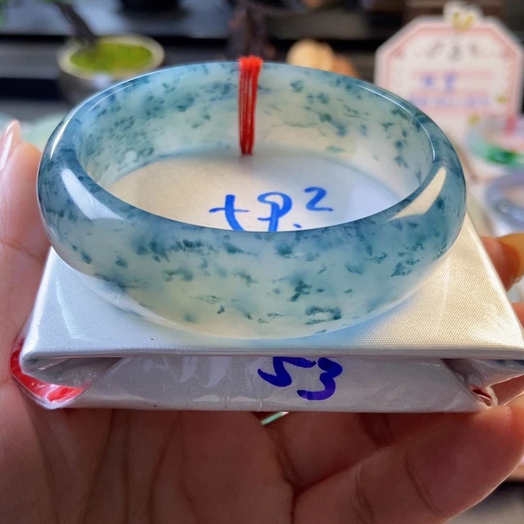 翡翠未镶嵌手镯42冰透宽版飘花