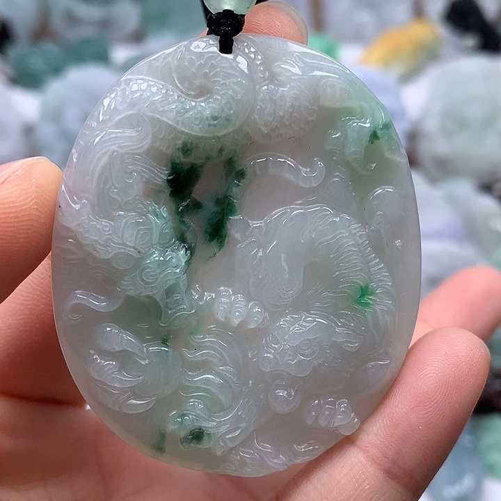 翡翠未镶嵌颈饰霸气侧漏虎虎生威如虎添翼