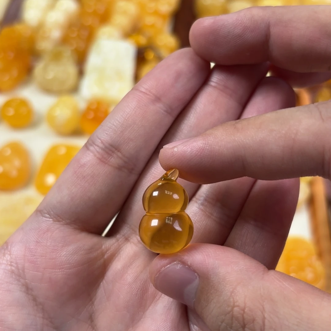 裸石蜜蜡未镶嵌葫芦