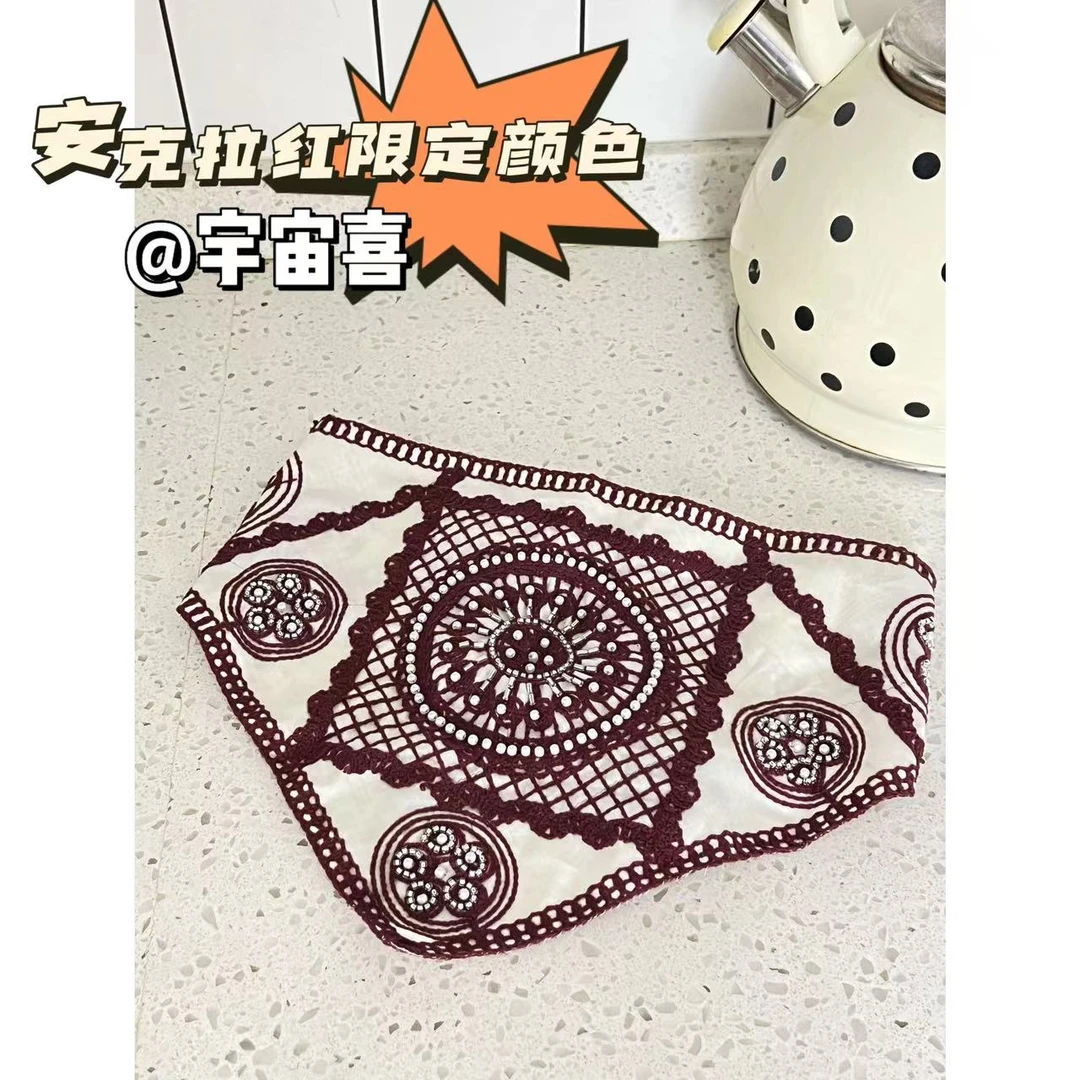 S1-109【红白配色三角米珠编织手工方巾】安克拉红限定色