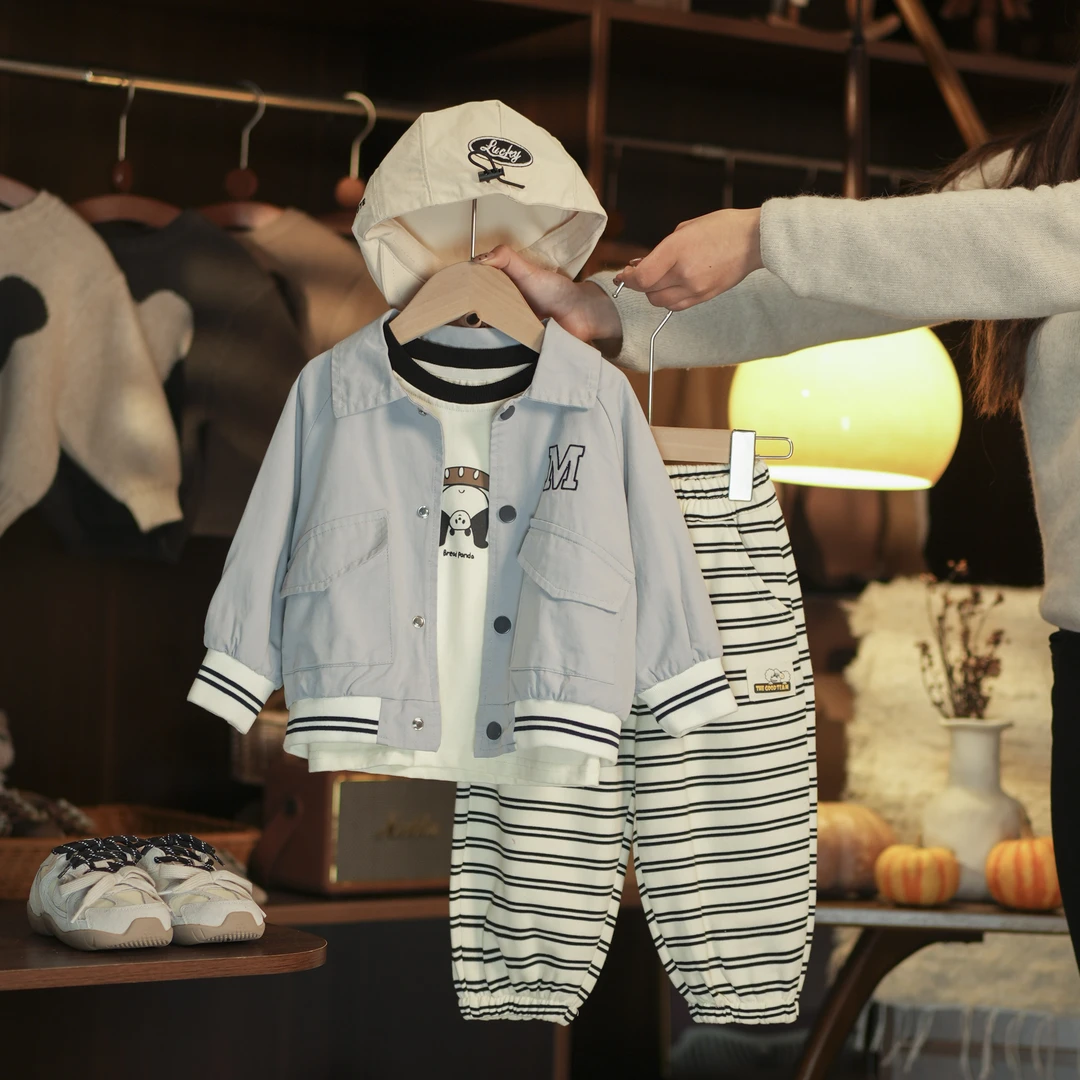 【俩只橙】《春》海盐奶酪~小清新蓝夹克衫+黑白配小熊猫打底+条纹裤