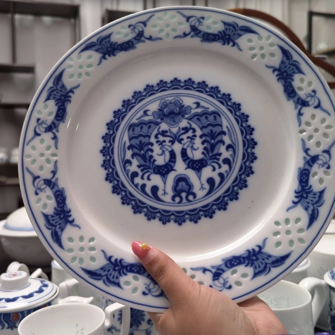 陶瓷孔雀10寸平盘一个