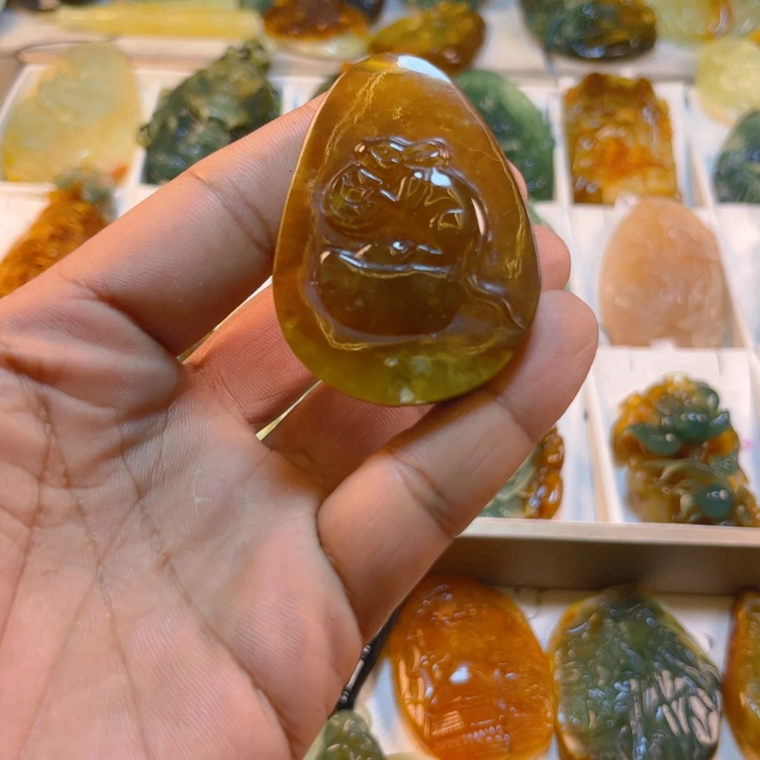 蛇纹石玉未镶嵌颈饰