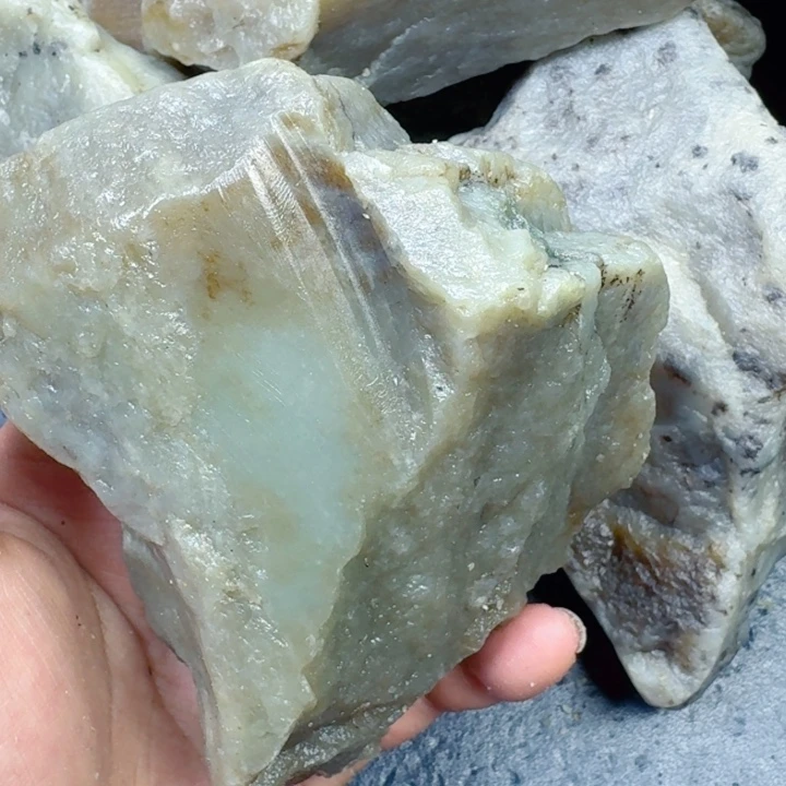 和田玉未镶嵌珠宝半成品