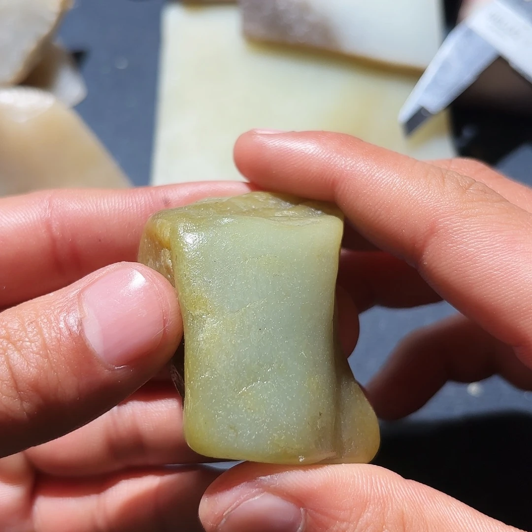 和田玉（糖玉）未镶嵌挂件