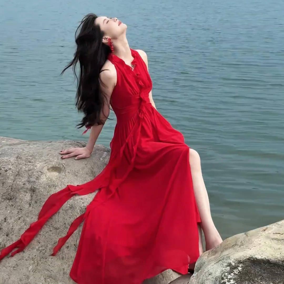 2025夏季新款法式红色挂脖吊带连衣裙子女海边度假高级感长裙4785