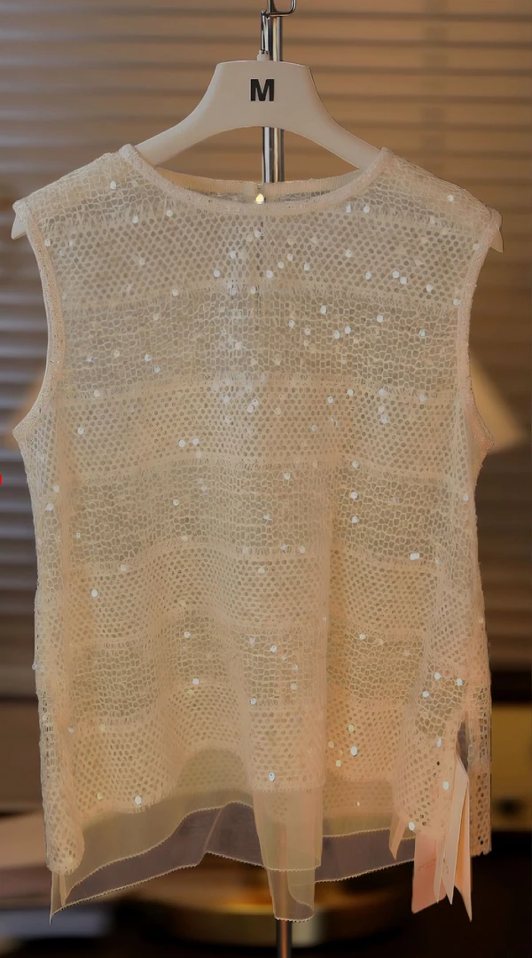 2025年夏季新款时尚圆领镂空亮片百搭无袖背心上衣