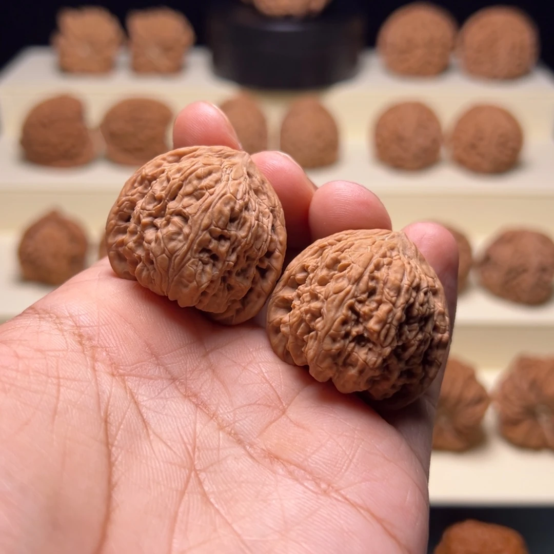 文玩核桃把件34红宝石