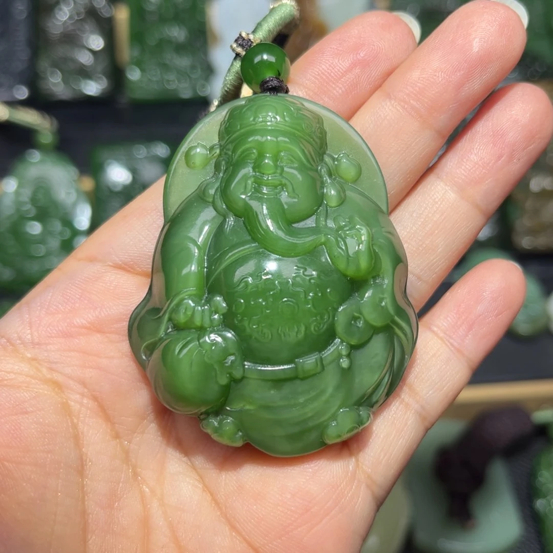 杨***宇和田玉未镶嵌颈饰