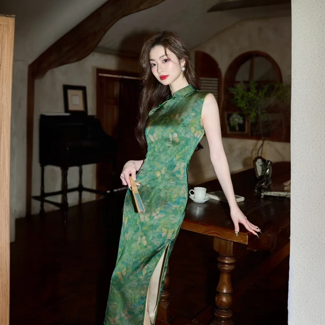 2025年园绿国风修身旗袍